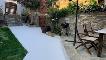 Apartment, 2 Bedrooms, Smoking, Balcony | Outdoor dining