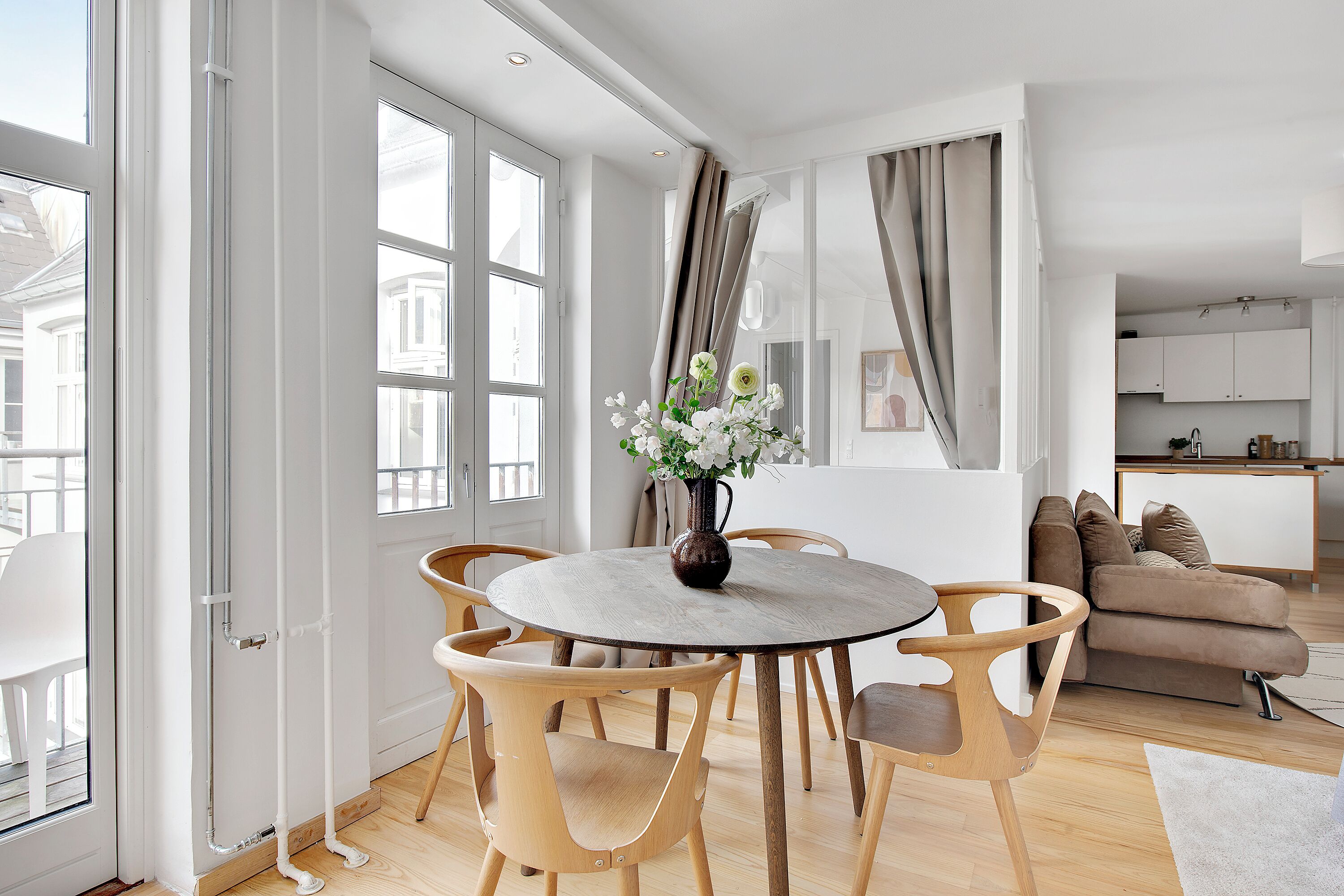Lejlighed - 1 soveværelse - balkon - byudsigt | 2 soveværelser