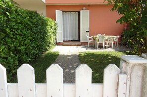 Appartamento, 1 camera da letto, vista giardino | Giardino