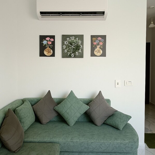 Chalet, 1 Bedroom, Accessible, Smoking | Living room