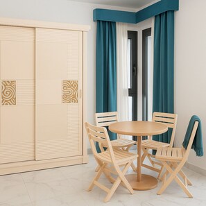 Chalet, 1 Schlafzimmer, barrierefrei, Raucher | Esszimmer