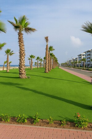 Garden - Elegant Coastal Suite (Al-Manasrah)