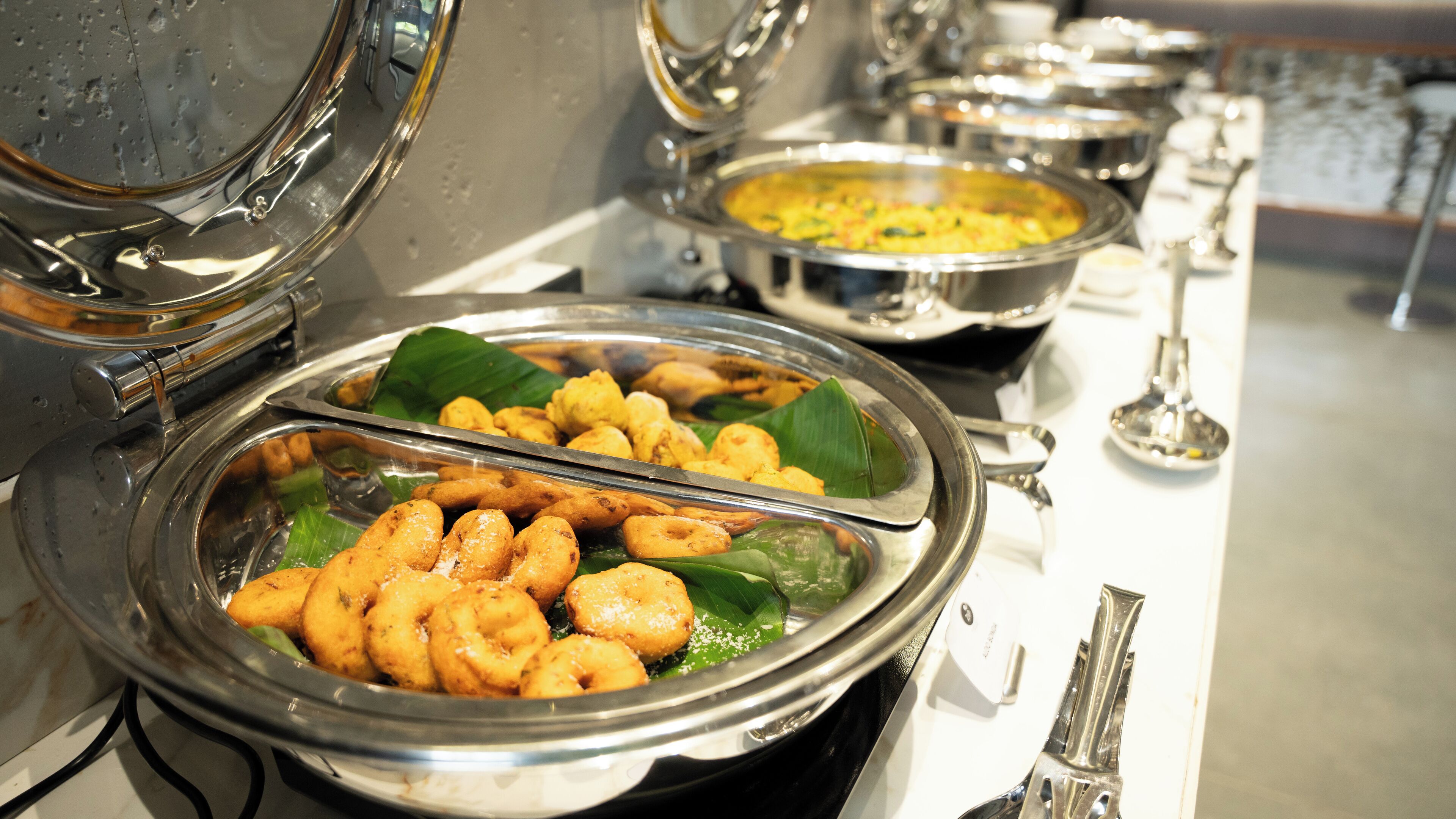 Tägliches Frühstücksbuffet gegen Gebühr
