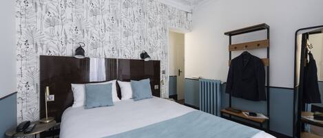 In-room safe, desk, laptop workspace, blackout curtains