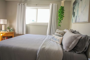 2 bedrooms, desk, iron/ironing board, free WiFi