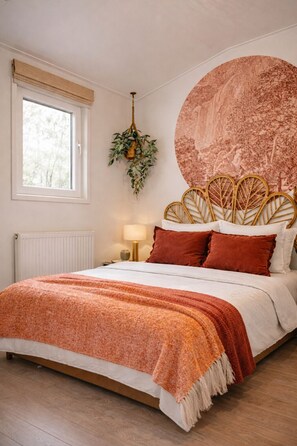 2 bedrooms, desk, soundproofing, iron/ironing board