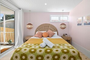 Room - The Pink Lodge (Lorne)