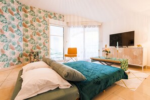 Silitysrauta/-lauta, ilmainen Wi-Fi, vuodevaatteet