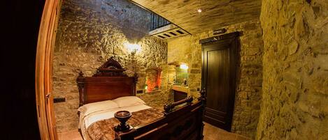 6 多间卧室、办公桌、免费 WiFi、床单