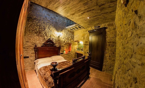 Medieval Fortress La Manyosa: Entire Place Rental