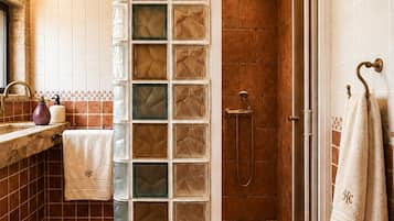 Articles de toilette écologiques, serviettes fournies