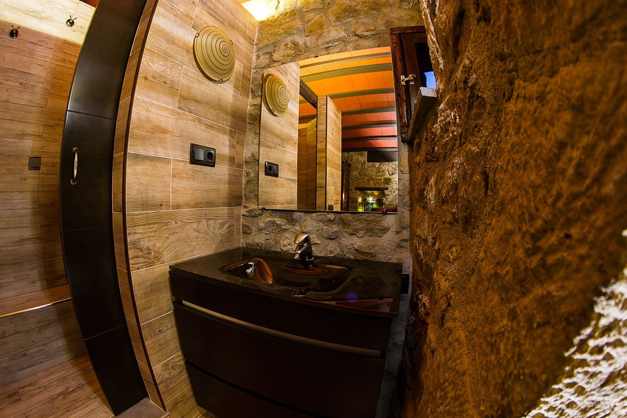 Haartrockner, Handtücher, Seife, Shampoo