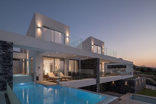 Zen Wind Luxury Villa, an Iconic Escape