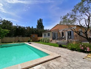 Outdoor pool - Provencal house with swimming pool in the heart of the Comtat Venaissin in Velleron (VELLERON)