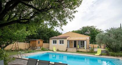 Maison provençale avec piscine situĂ©e au cĆur du Comtat Venaissin Ă Velleron