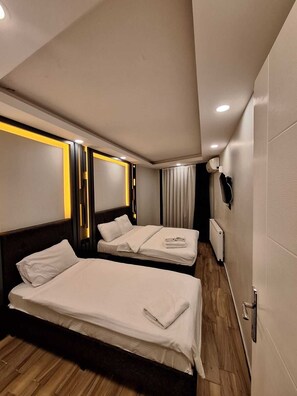 Room, Garden View | In-room safe, blackout curtains, soundproofing, free WiFi