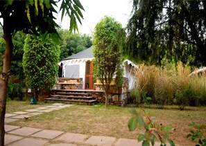 1 habitación, caja de seguridad en la habitación y escritorio 