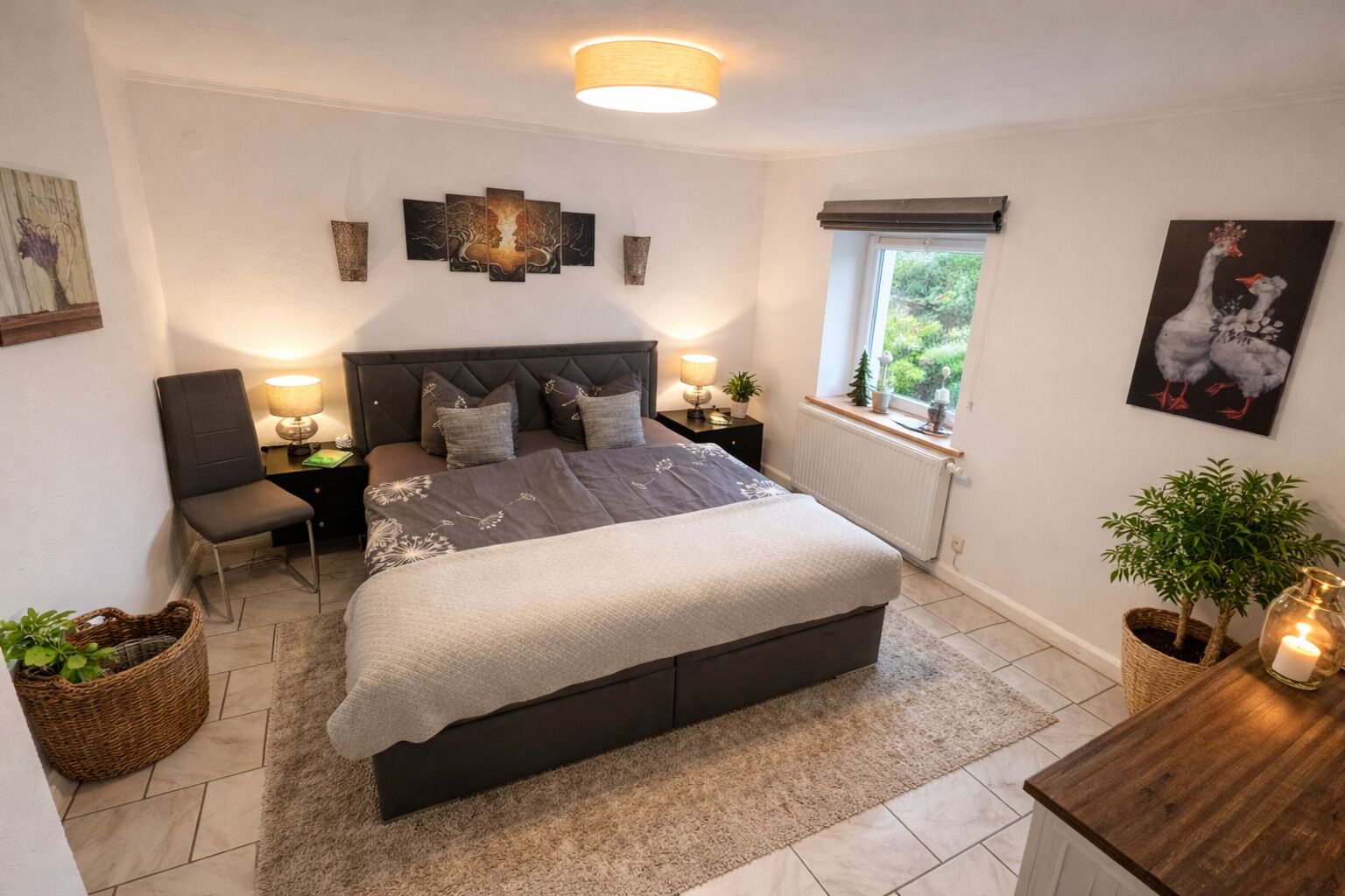 2 bedrooms, travel cot, free WiFi, bed sheets