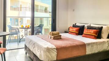 Luxury Studio | Free WiFi, bed sheets