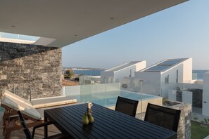 Outdoor dining - Zen Wave Luxury Villa, an Iconic Escape (Heraklion)