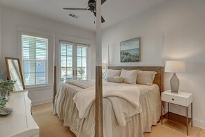 3 室のベッドルーム、アイロン / アイロン台、インターネット、ベッドシーツ