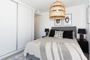 2 bedrooms, iron/ironing board, WiFi, bed sheets