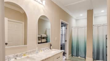 Douche, serviettes fournies