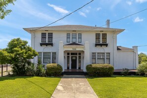 Exterior - Royal Resort (Jackson)