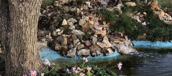 Although a country setting, the cottage has all modern conveniences & comforts