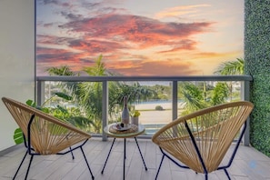 Property grounds - Tropical Apartment –Balcony |Resort Pool+ Gym (Hallandale Beach)