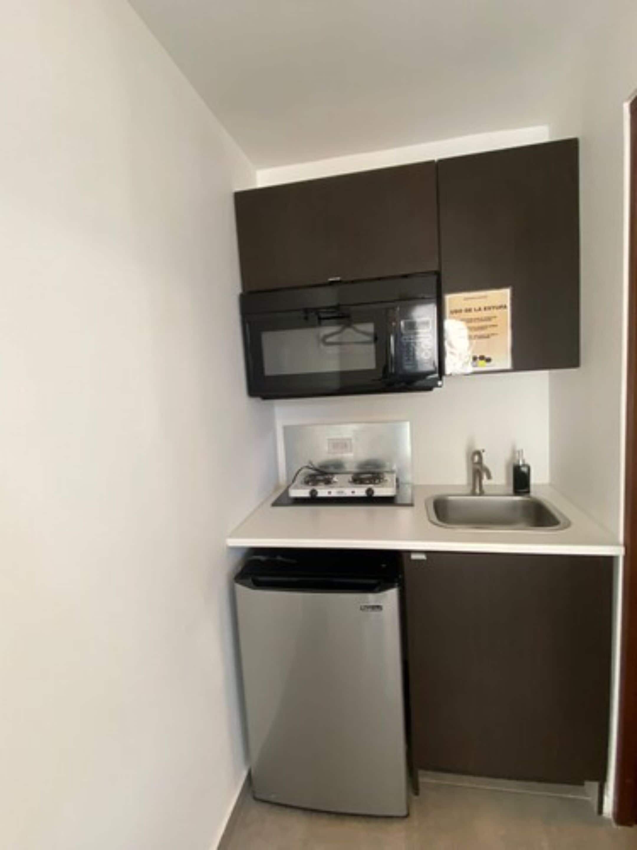 economy single room | private kitchen | mini-fridge, microwave