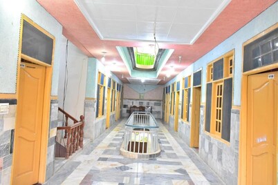 The Rose Palace Hotel & Restaurant