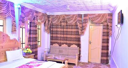 The Rose Palace Hotel & Restaurant