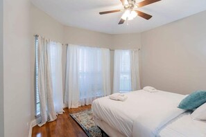 3 bedrooms, iron/ironing board, WiFi, bed sheets