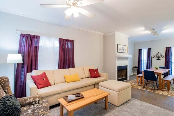 Téléviseur, bureau