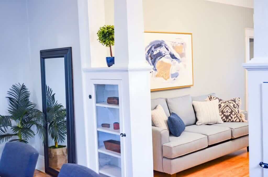 Televisión y oficina 