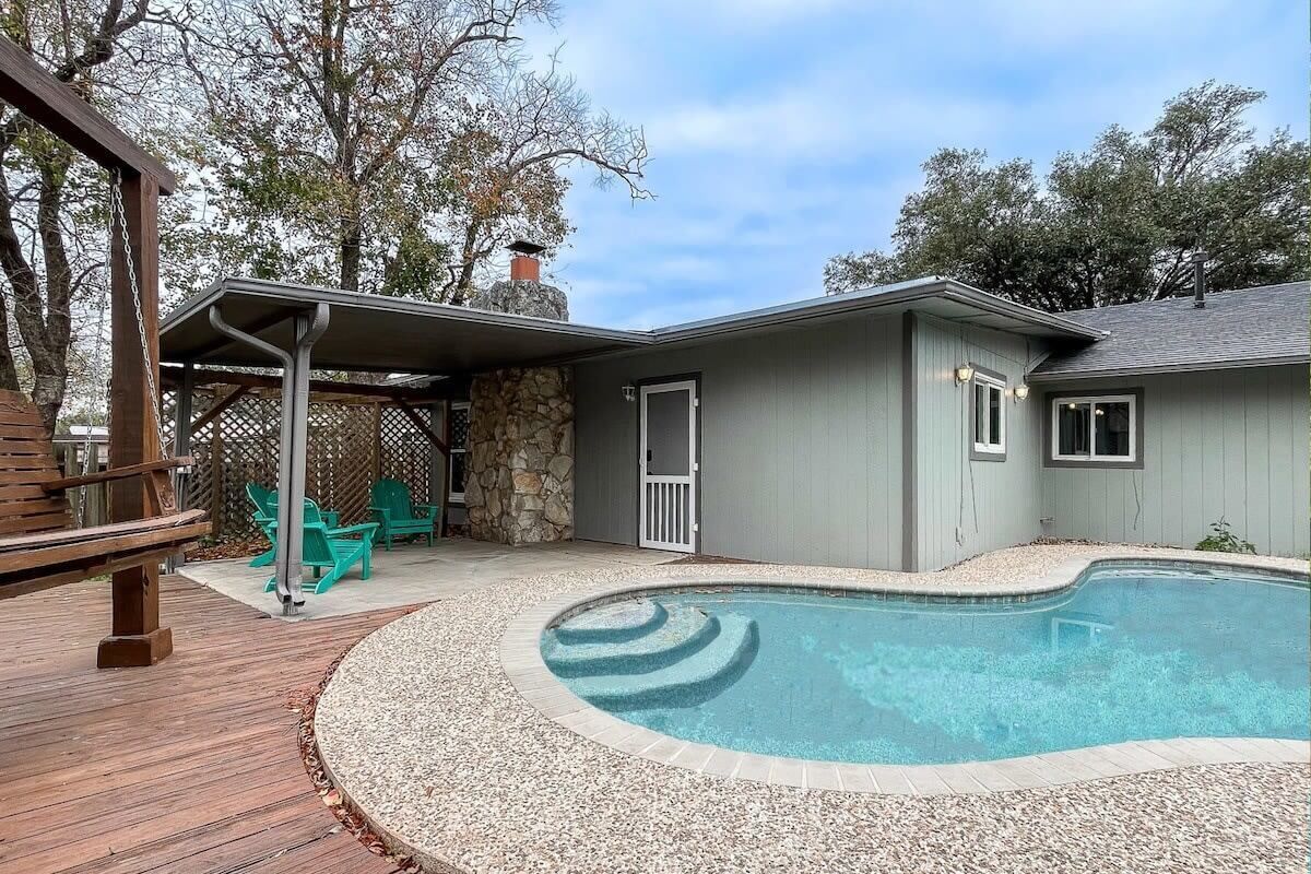 Private Pool & Mins to UTSA - Spring Lark Oasis