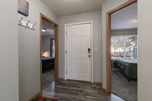 3 bedrooms, desk, iron/ironing board, travel crib