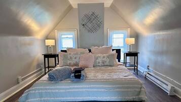 4 bedrooms, desk, iron/ironing board, free WiFi