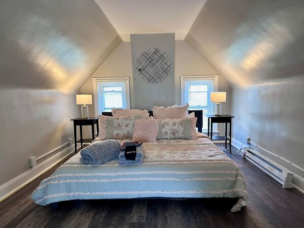 4 habitaciones, escritorio, tabla de planchar con plancha y wifi gratis 