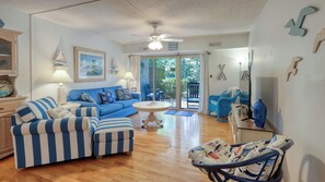 Smart TV - BEAUTIFUL 2BR VILLA, STEPS TO SOUTH BEACH & MARINA HILTON HEAD (Hilton Head Island)