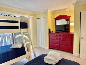 4 bedrooms, iron/ironing board, free WiFi, bed sheets