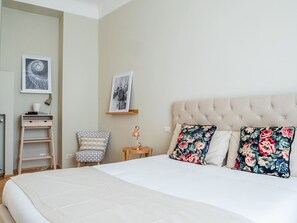 Room - The Best Rent-Flat in Pasteur district (Milan)
