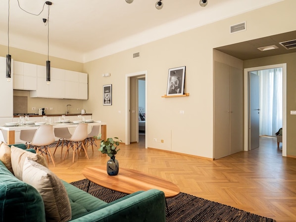 Deluxe Apartment | Living area