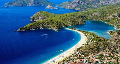 Olivia Apartment | ĂlĂŒdeniz â± Midtown & Poolside