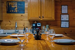 Dining - Blissful Tranquility-Small Fenced Yard-No Steep Roads-7 Min to Dollywood (Sevierville)