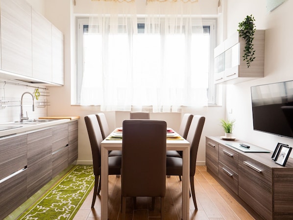 Deluxe Apartment | Living area