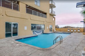 Indoor pool, outdoor pool - Island Royale P205, White Sands and Gulf Front! (Gulf Shores)