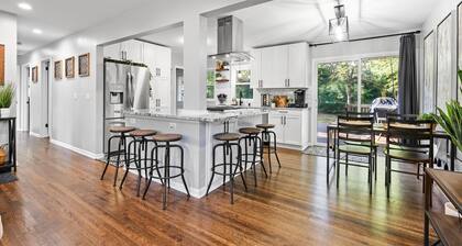 REMODELED Home, KING Beds, FAST WiFi