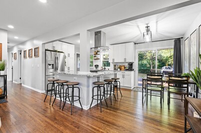 REMODELED Home, KING Beds, FAST WiFi